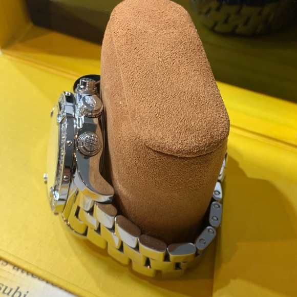 Breitling Super Avenger Men’s Watch with 2ct 💎 - Picture 7 of 8